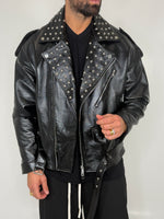 BIKER IN PELLE CON BORCHIE - lab22shop