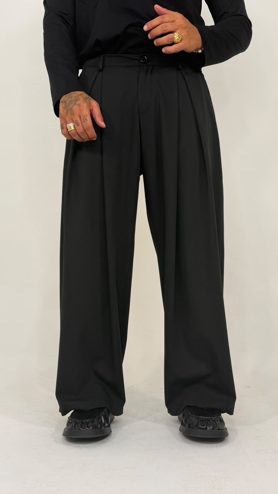PANTALONE FONDO AMPIO CON PINCES