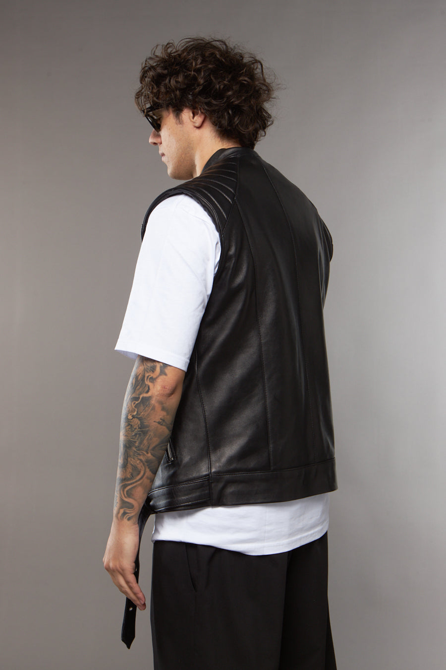 GILET BIKER NERO IN PELLE