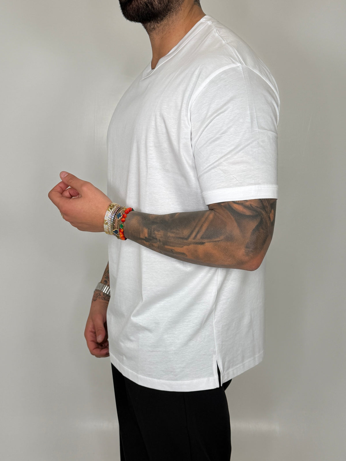 T-SHIRT SCOLLO A V IN FILO DI SCOZIA