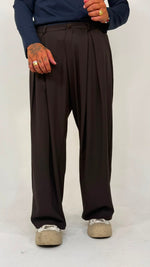PANTALONE FONDO AMPIO CON PINCES - MARRONE