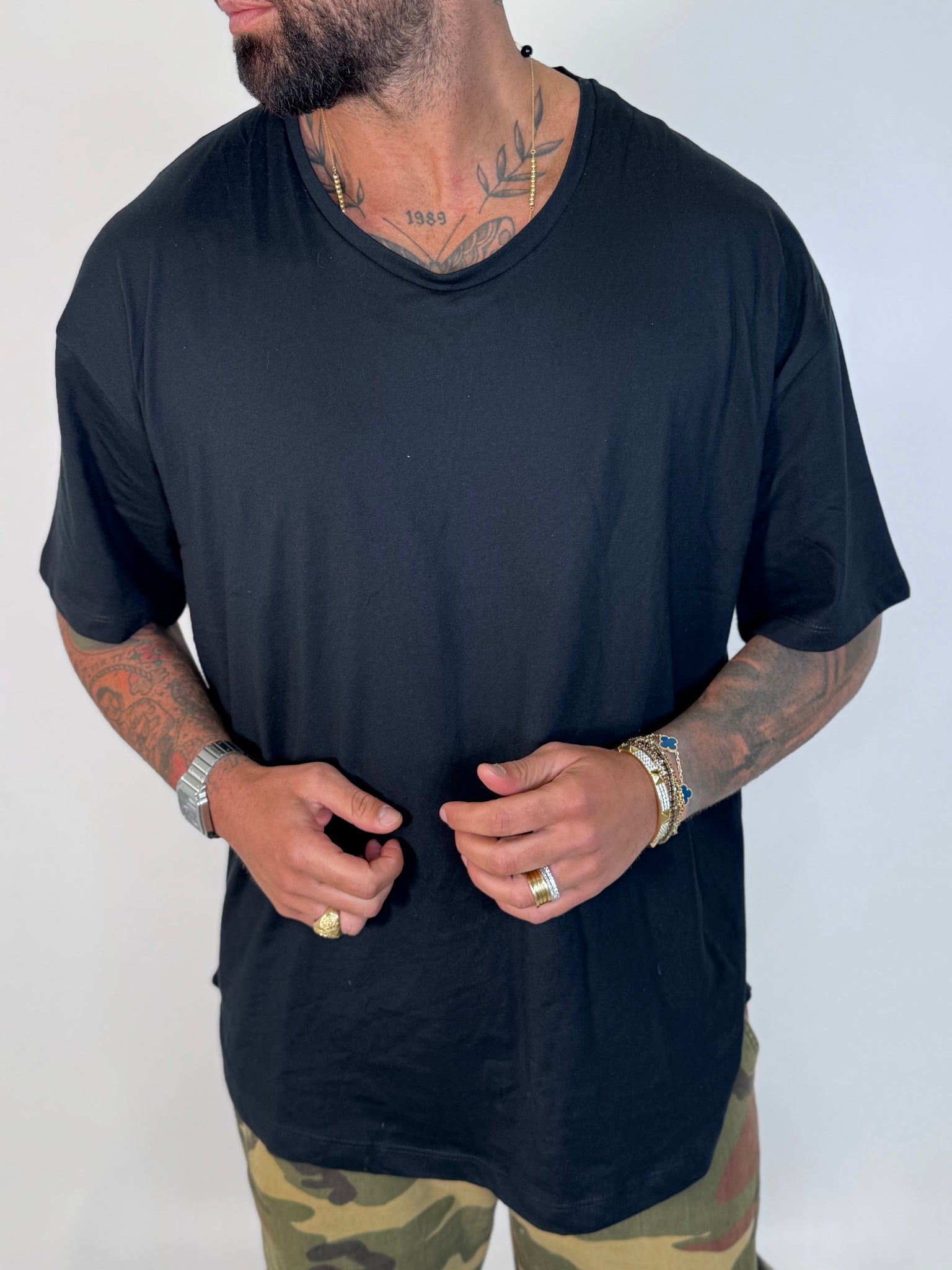 T-SHIRT COTONE SCOLLO A BARCA NERA