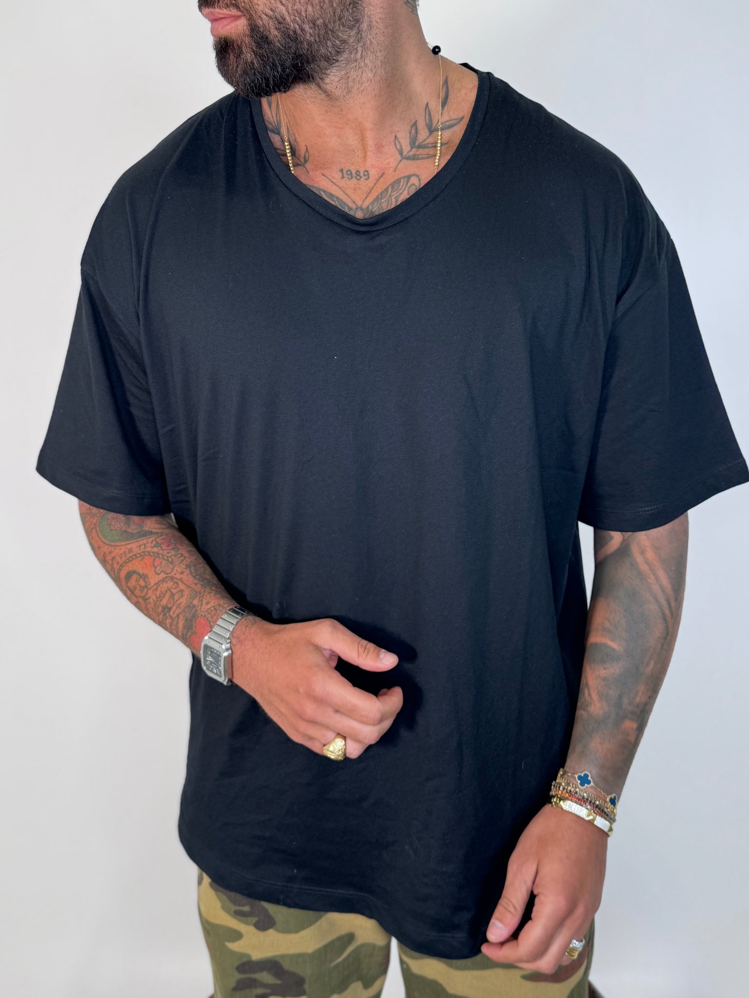 T-SHIRT COTONE SCOLLO A BARCA NERA