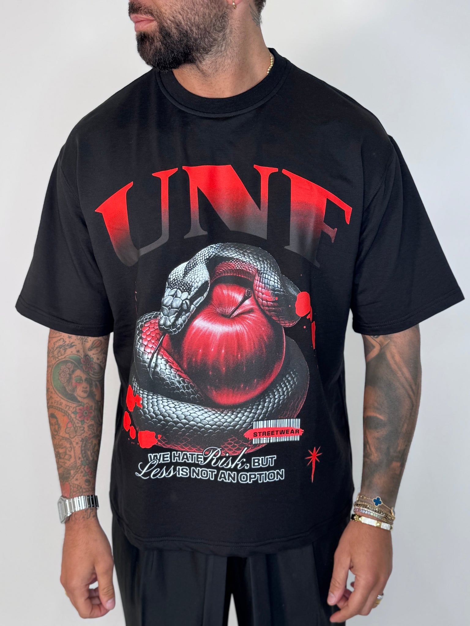 T-SHIRT STAMPA SERPENTE NERA