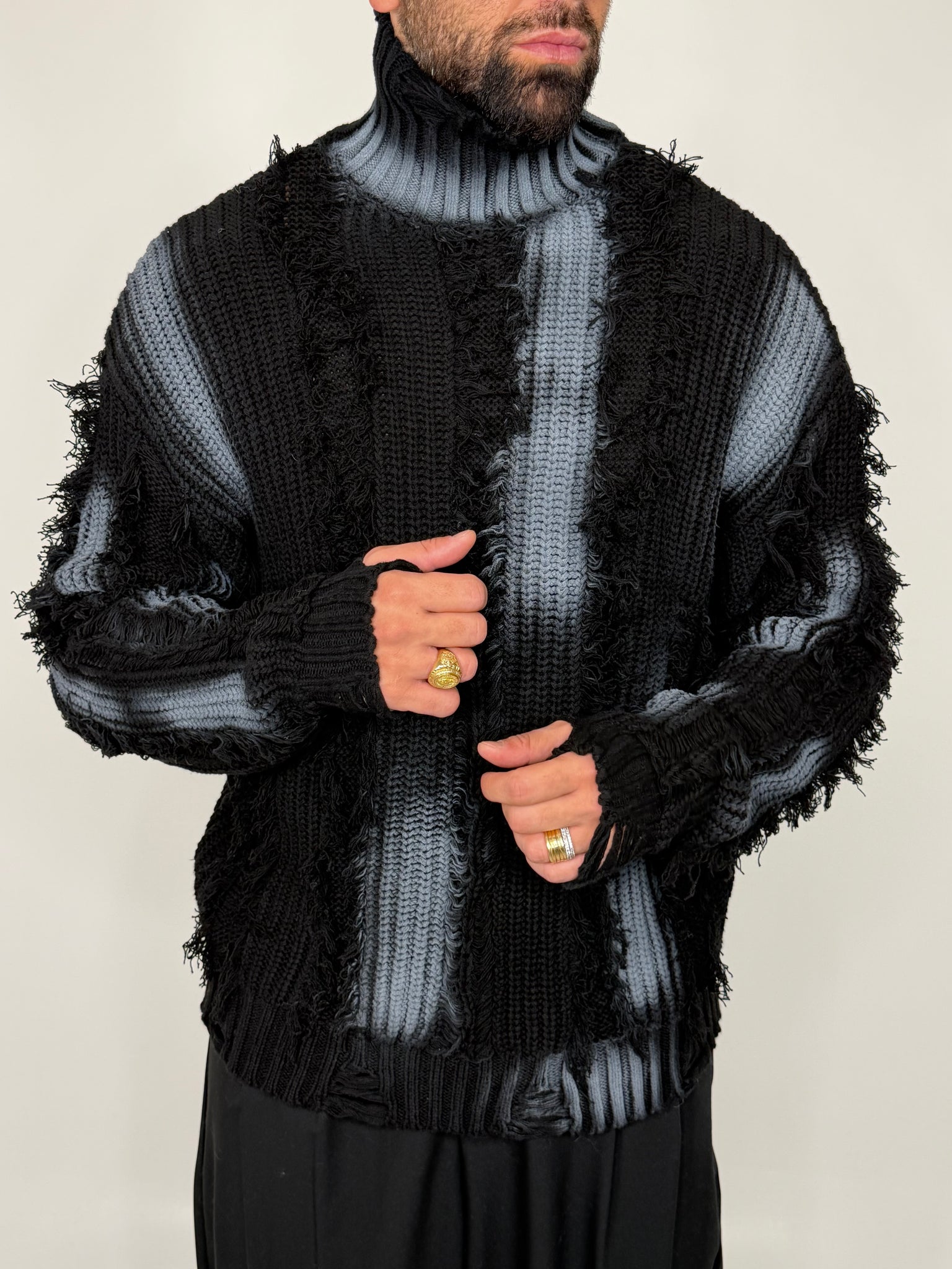 Maglione con abrasioni