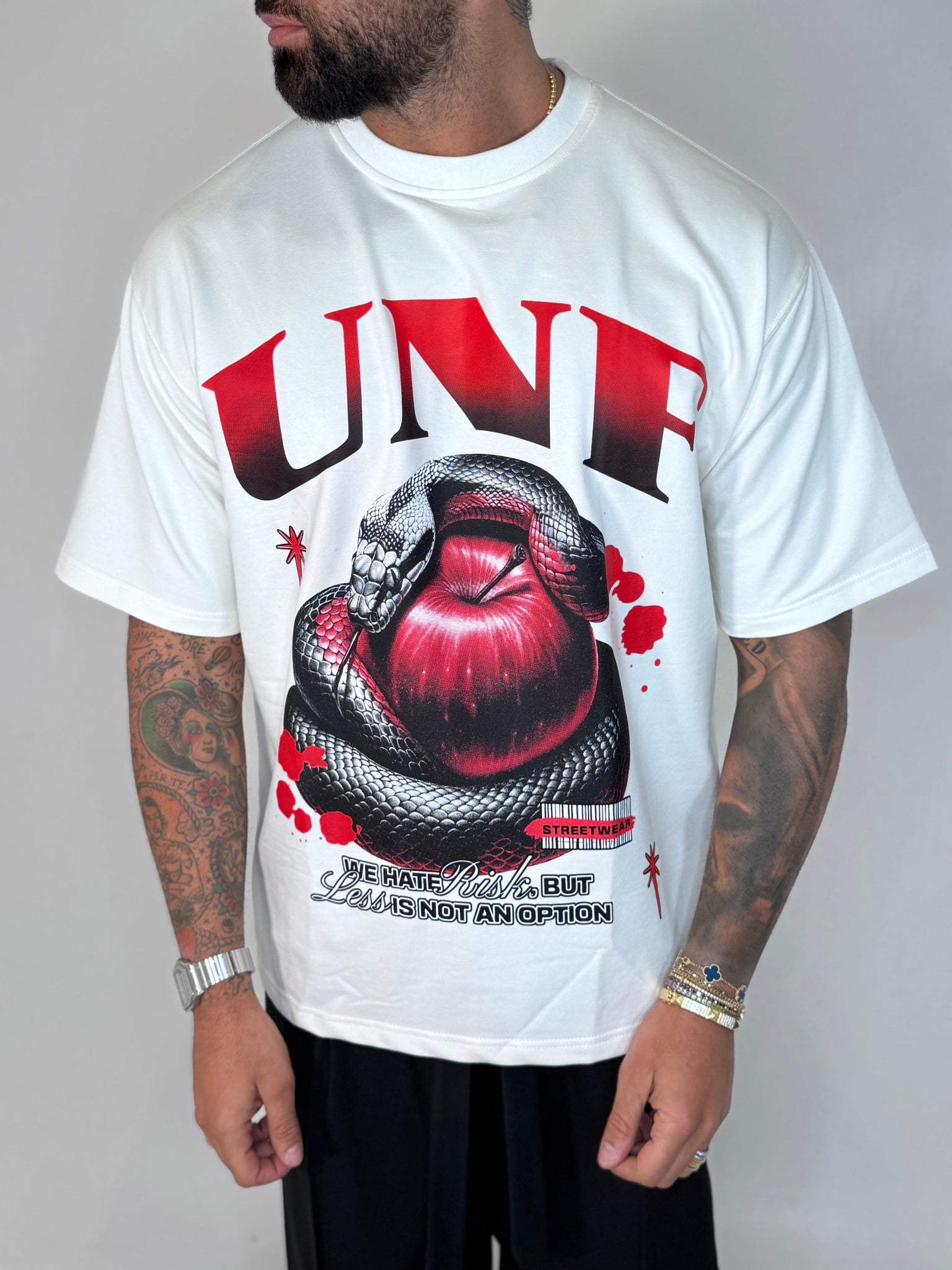 T-SHIRT STAMPA SERPENTE NERA