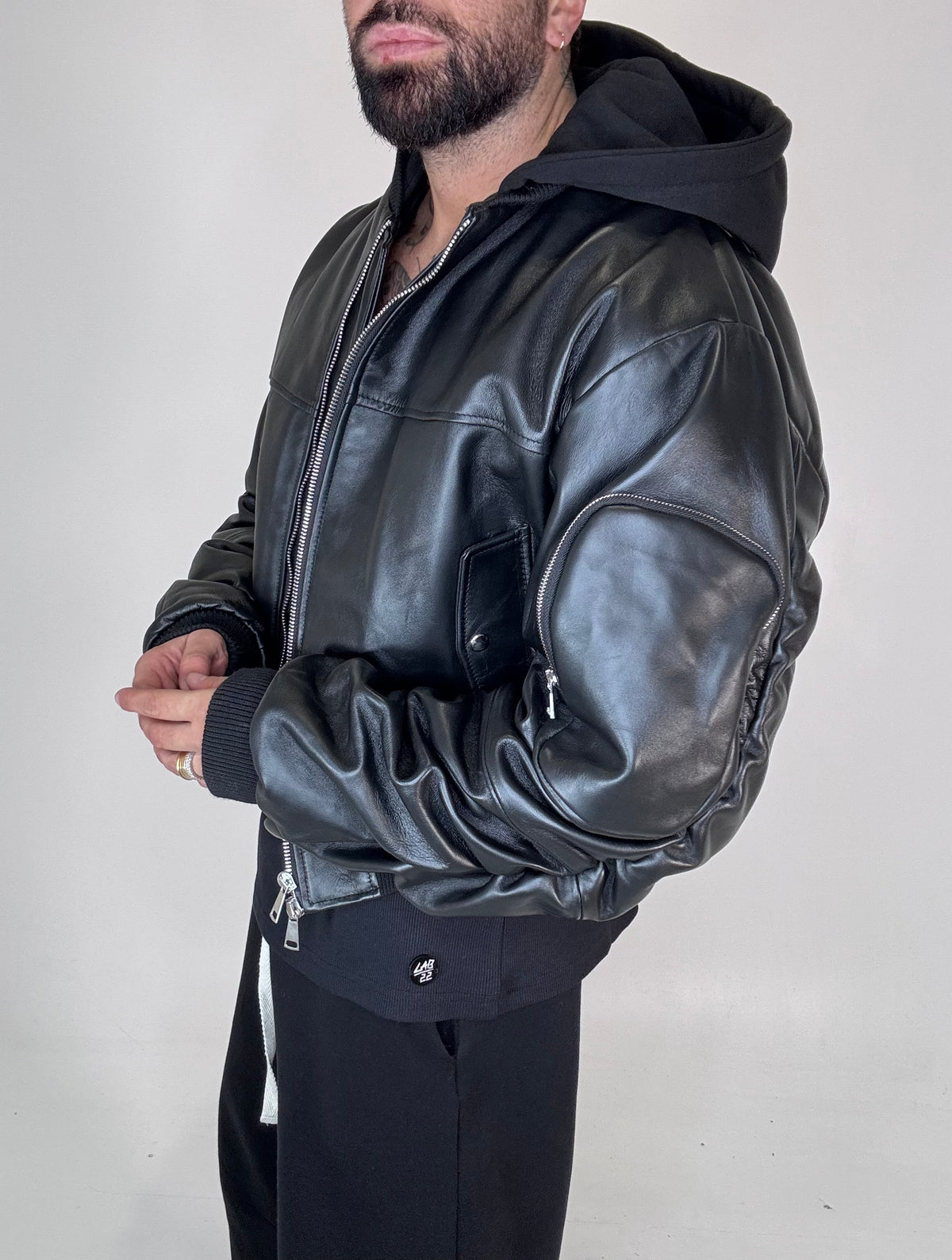 COLLLEGE ARRICCIO pelle CAPPUCCIO FELPA NERA - lab22shop