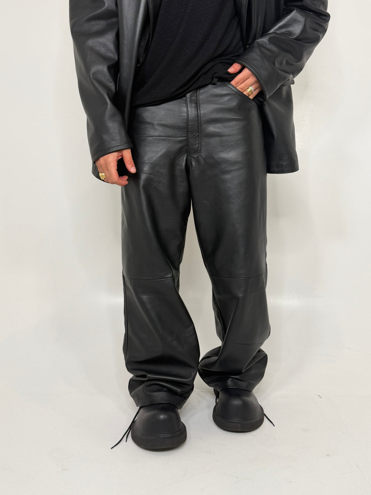 OVERSIZE LEATHER PANTS - lab22shop