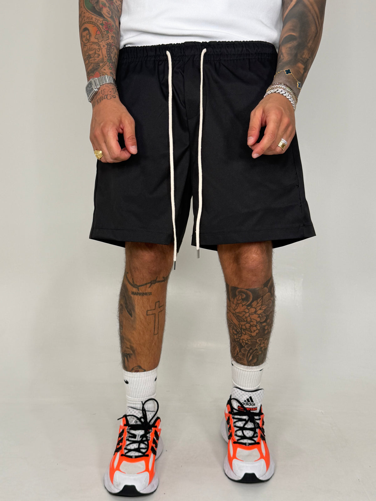 SHORT ESSENTIAL RELAXED FIT