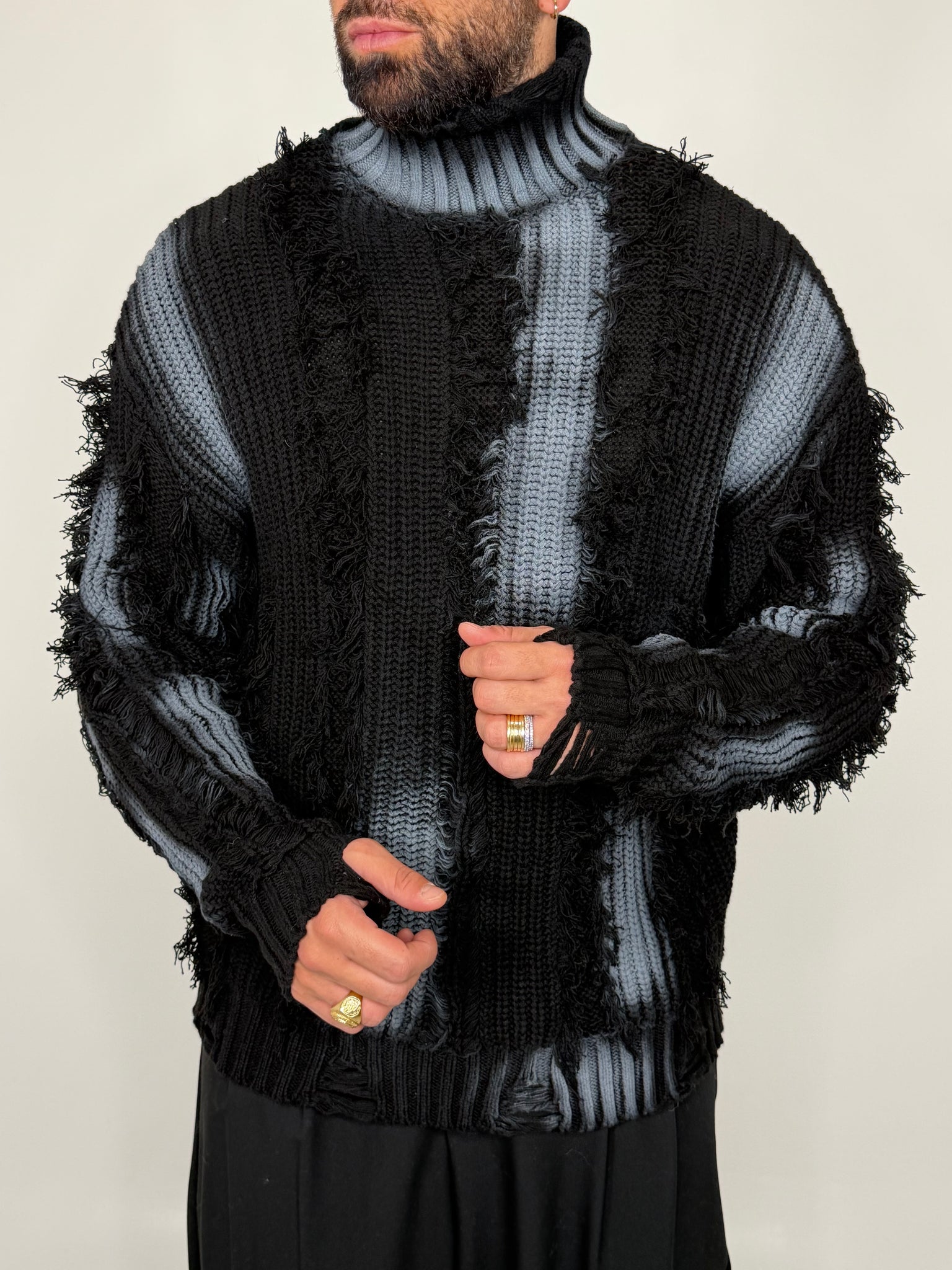 Maglione con abrasioni