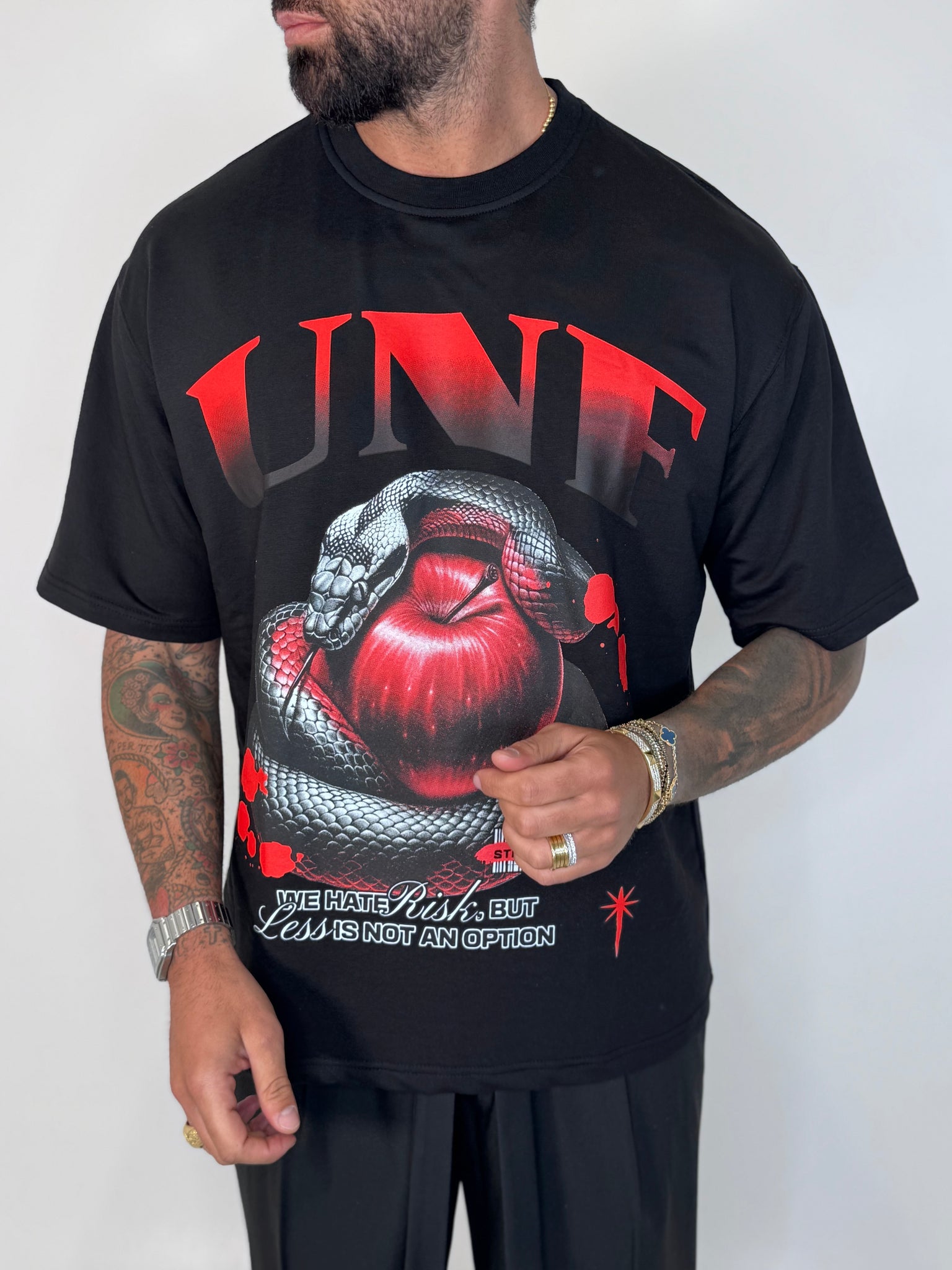 T-SHIRT STAMPA SERPENTE NERA
