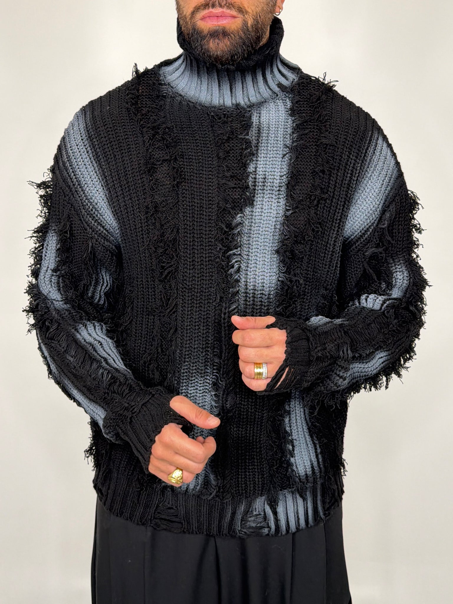 Maglione con abrasioni