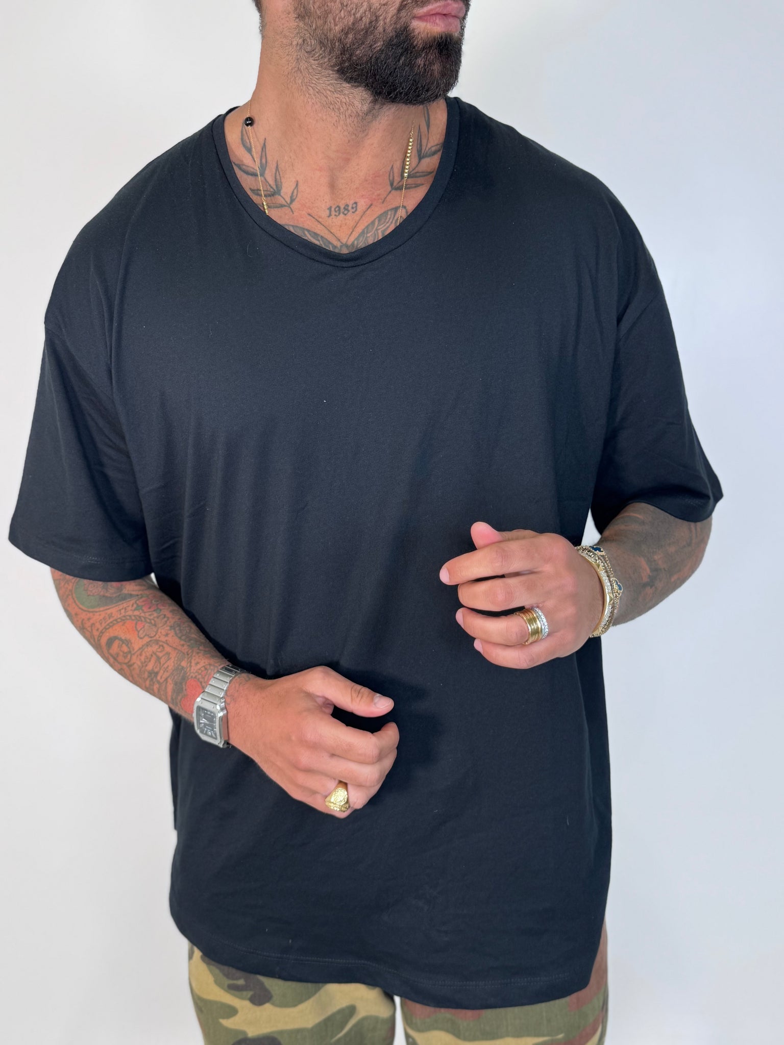 T-SHIRT COTONE SCOLLO A BARCA NERA