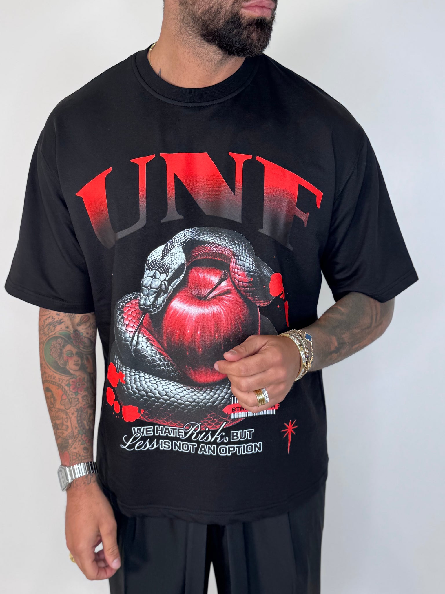 T-SHIRT STAMPA SERPENTE NERA