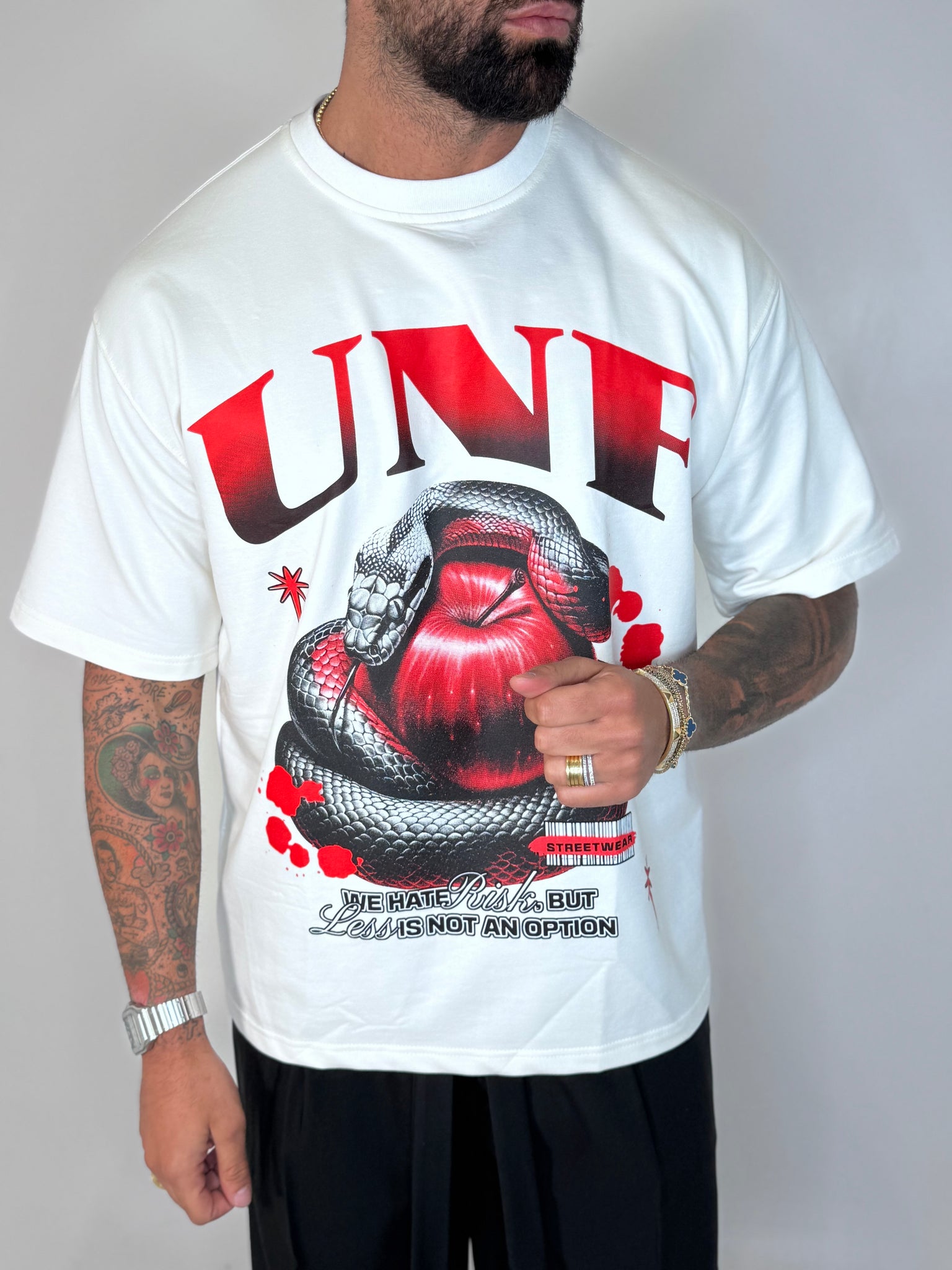 T-SHIRT STAMPA SERPENTE NERA