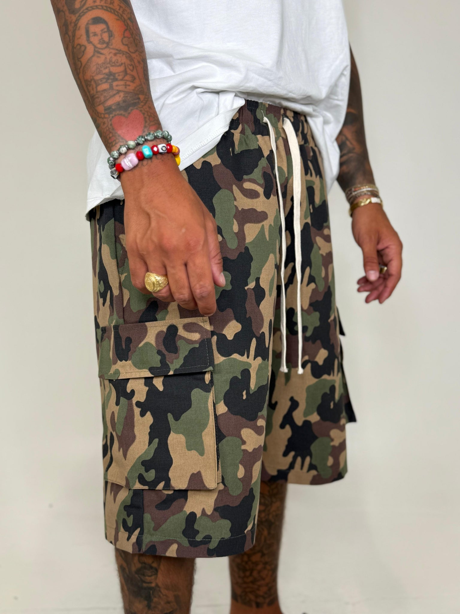 Bermuda militare con tasconi