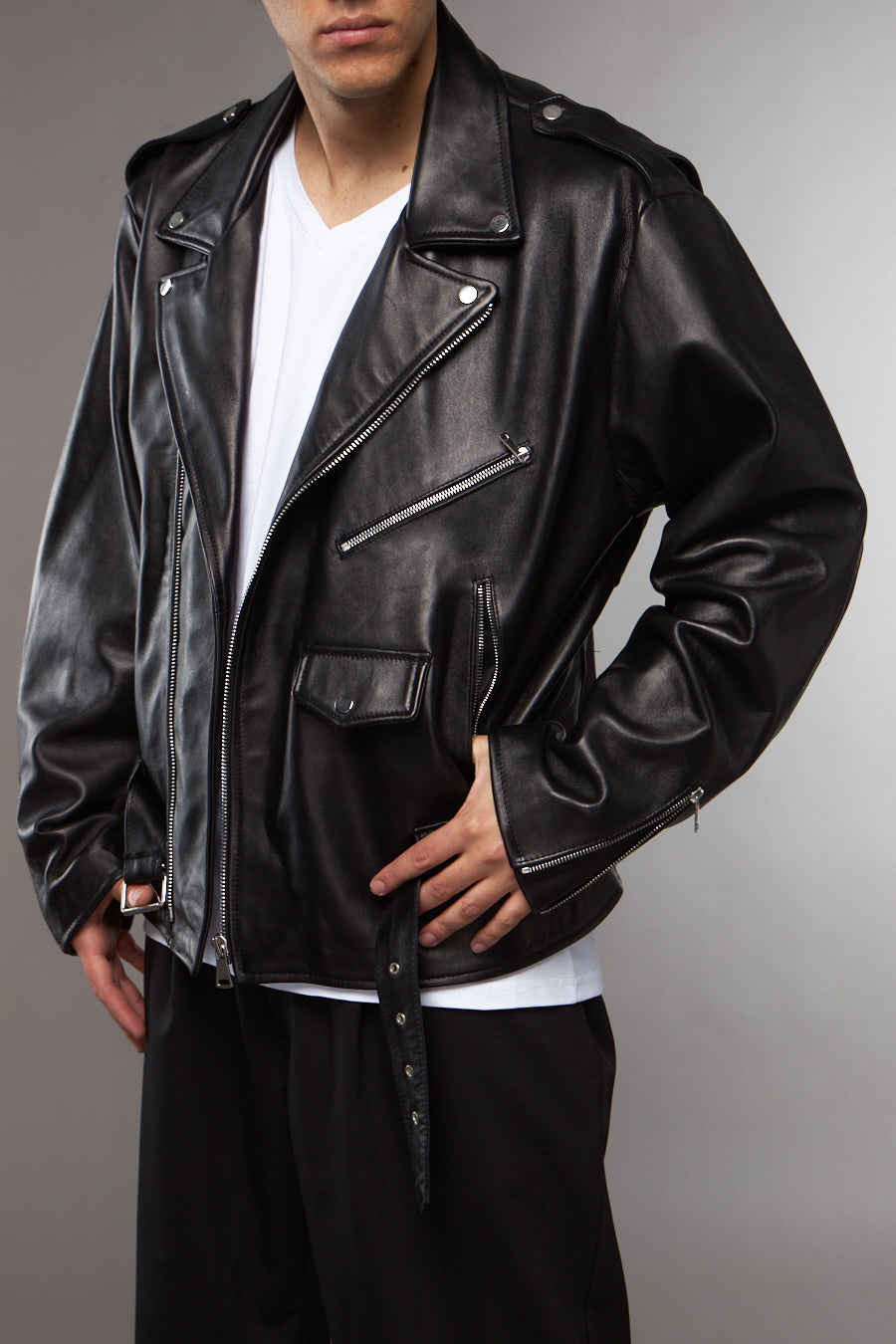 CHIODO OVERSIZE IN PELLE NERO - lab22shop